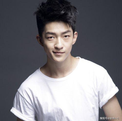 娱乐圈吃瓜爆料宋亚轩,娱乐圈风云再起，揭秘他的神秘生活